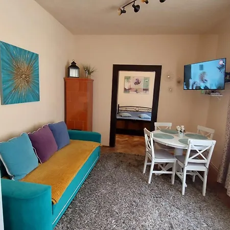 Saray Republicii Apartament *